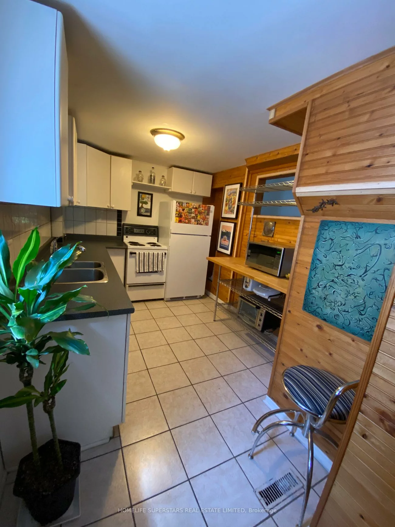 1263, Woodbine, Woodbine-Lumsden, Toronto