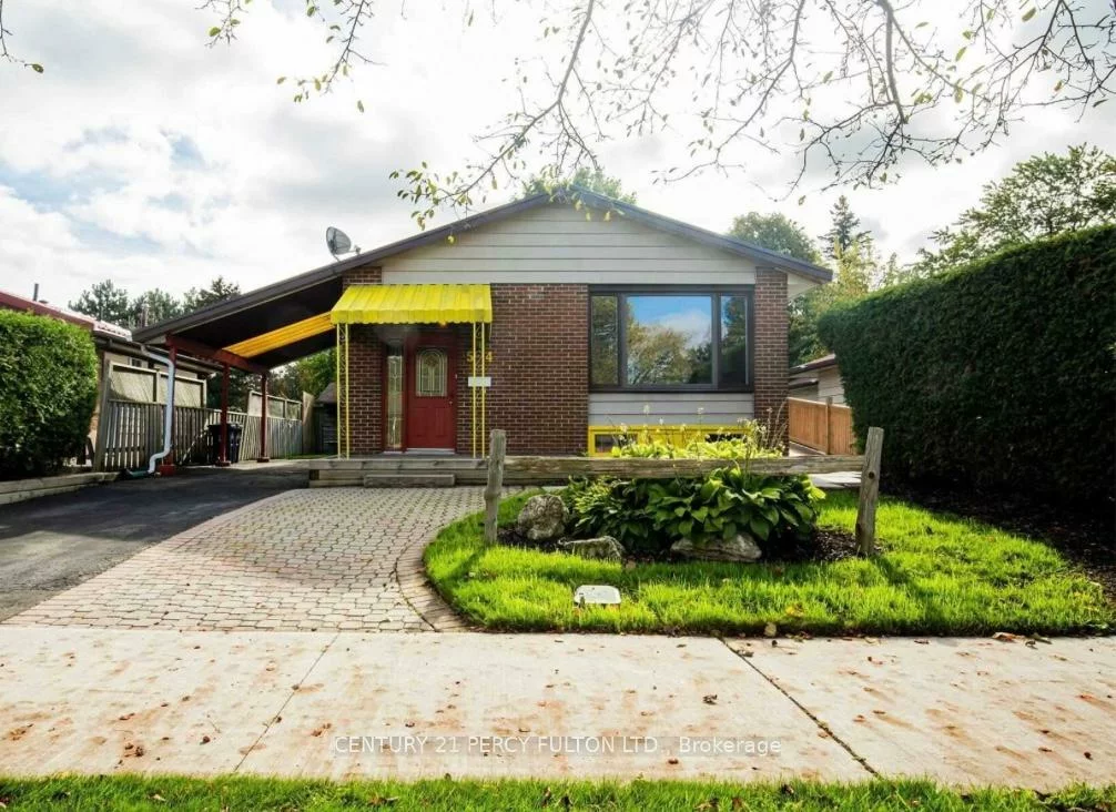 54, Howell, Malvern, Toronto