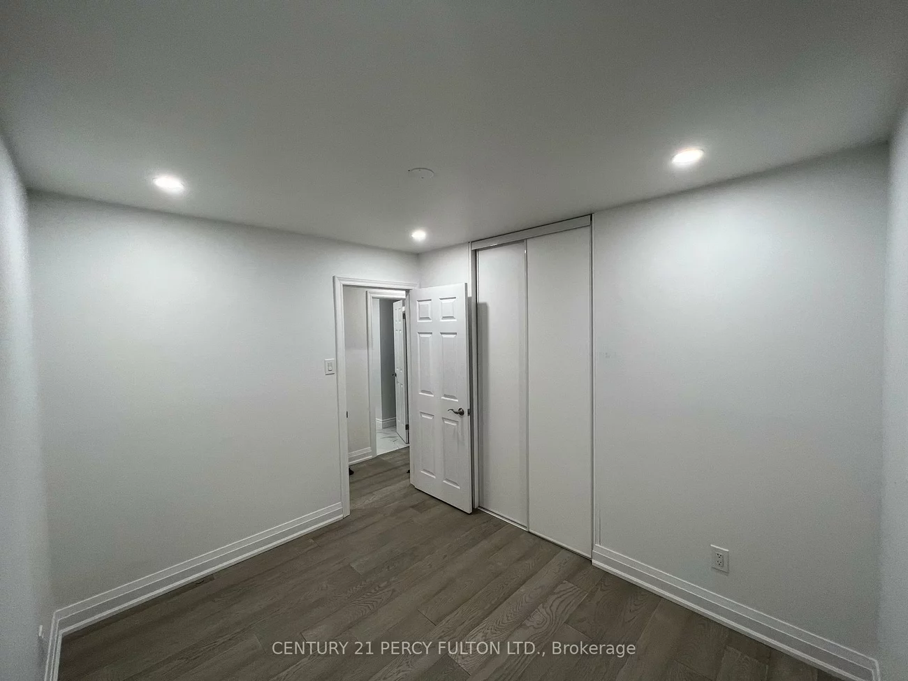 54, Howell, Malvern, Toronto