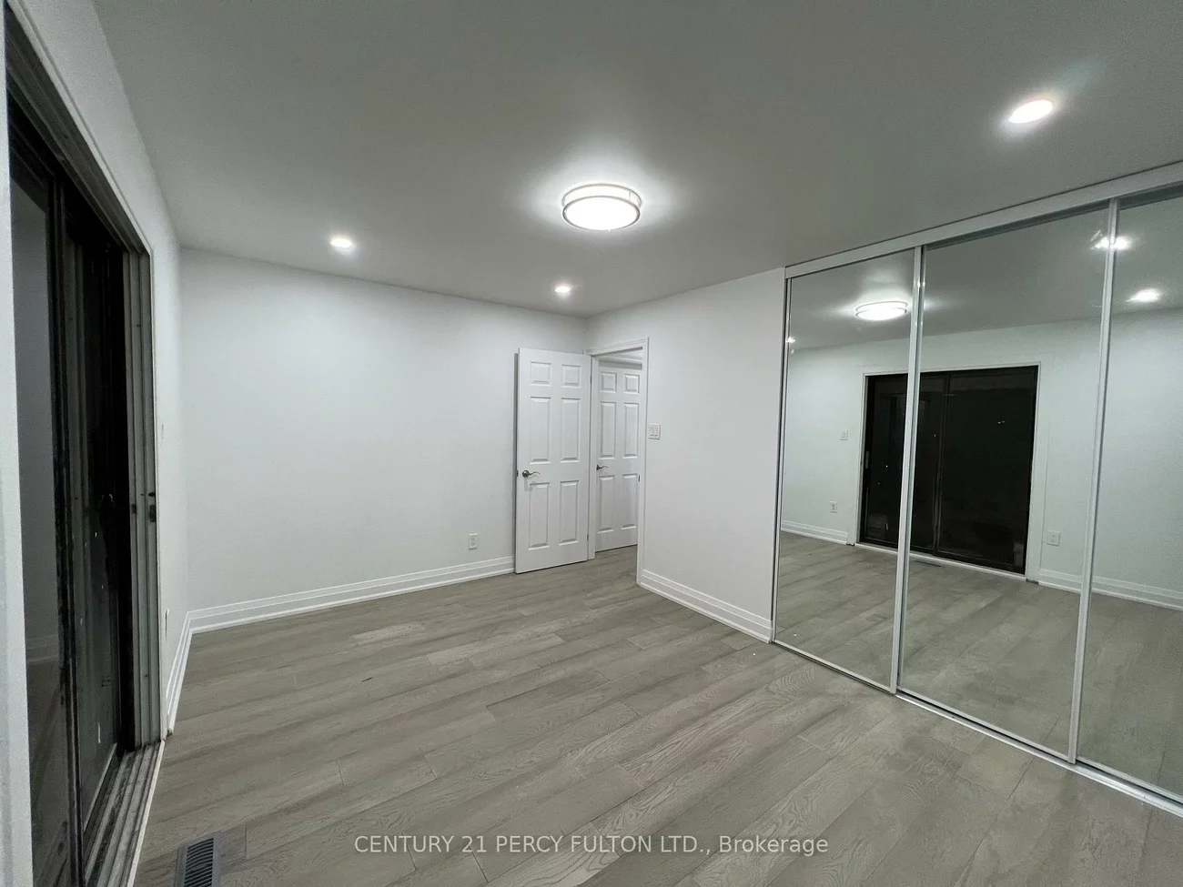 54, Howell, Malvern, Toronto