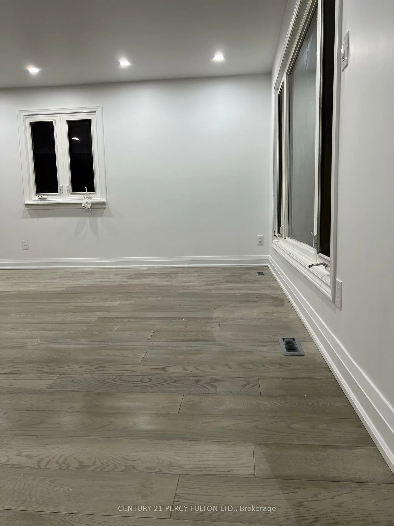 54, Howell, Malvern, Toronto