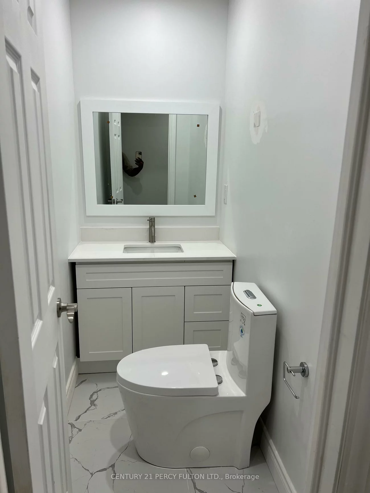 54, Howell, Malvern, Toronto