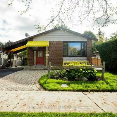 54, Howell, Malvern, Toronto