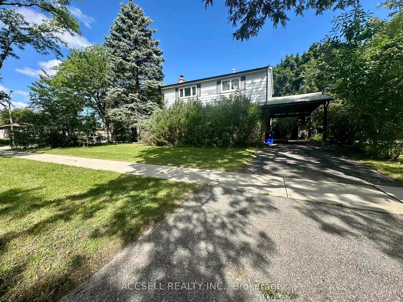 10, Banda, West Humber-Clairville, Toronto