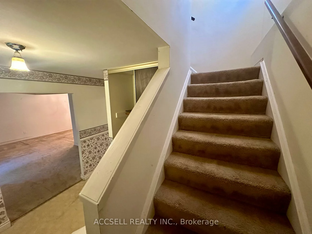 10, Banda, West Humber-Clairville, Toronto