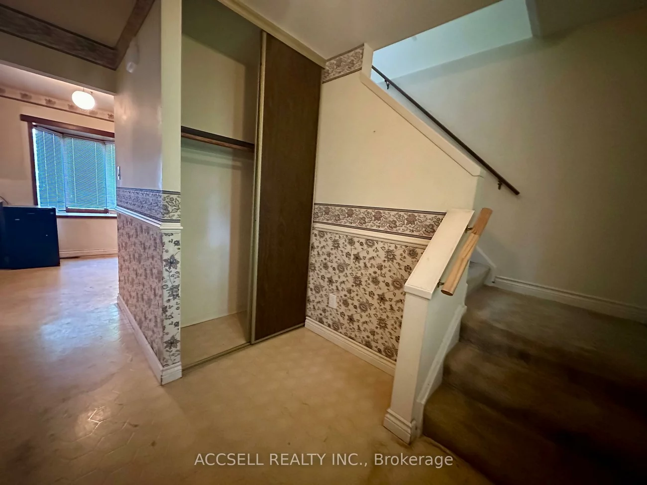 10, Banda, West Humber-Clairville, Toronto