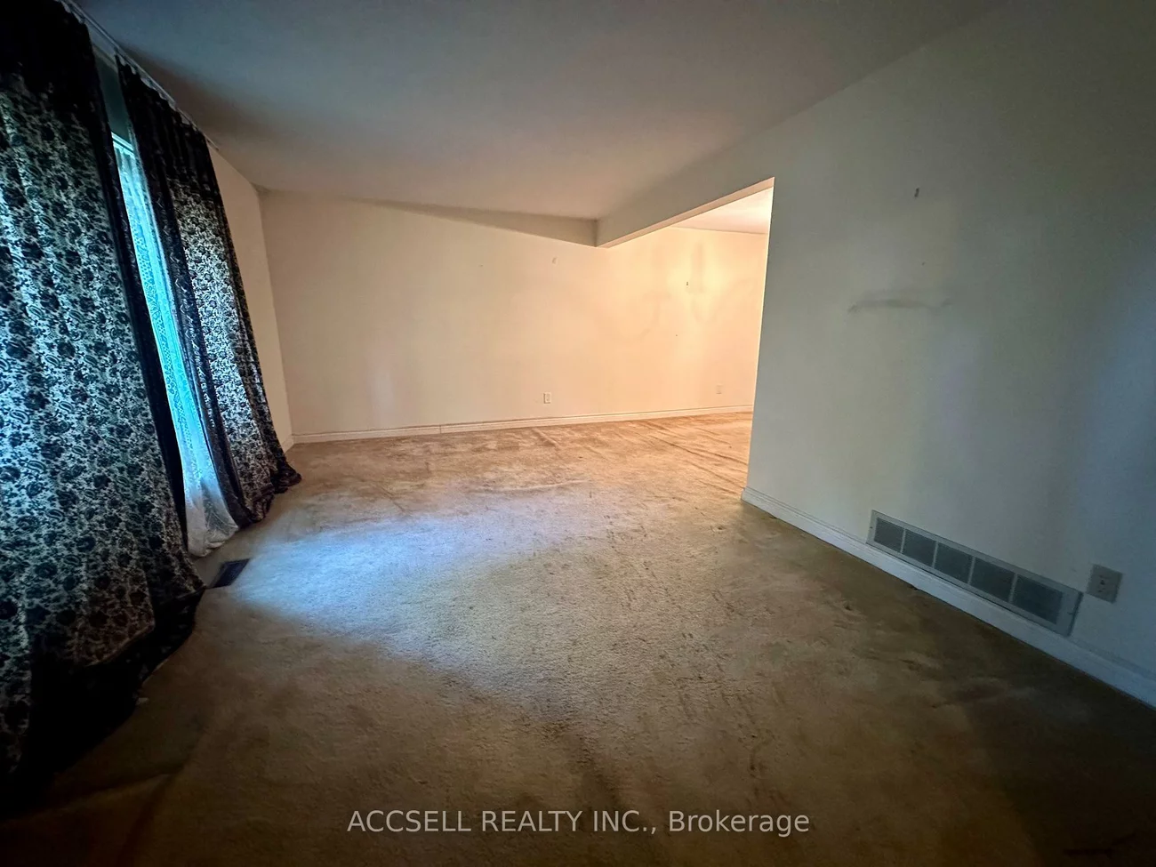 10, Banda, West Humber-Clairville, Toronto