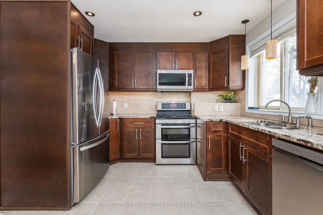 28, Thelmere, Willowridge-Martingrove-Richview, Toronto