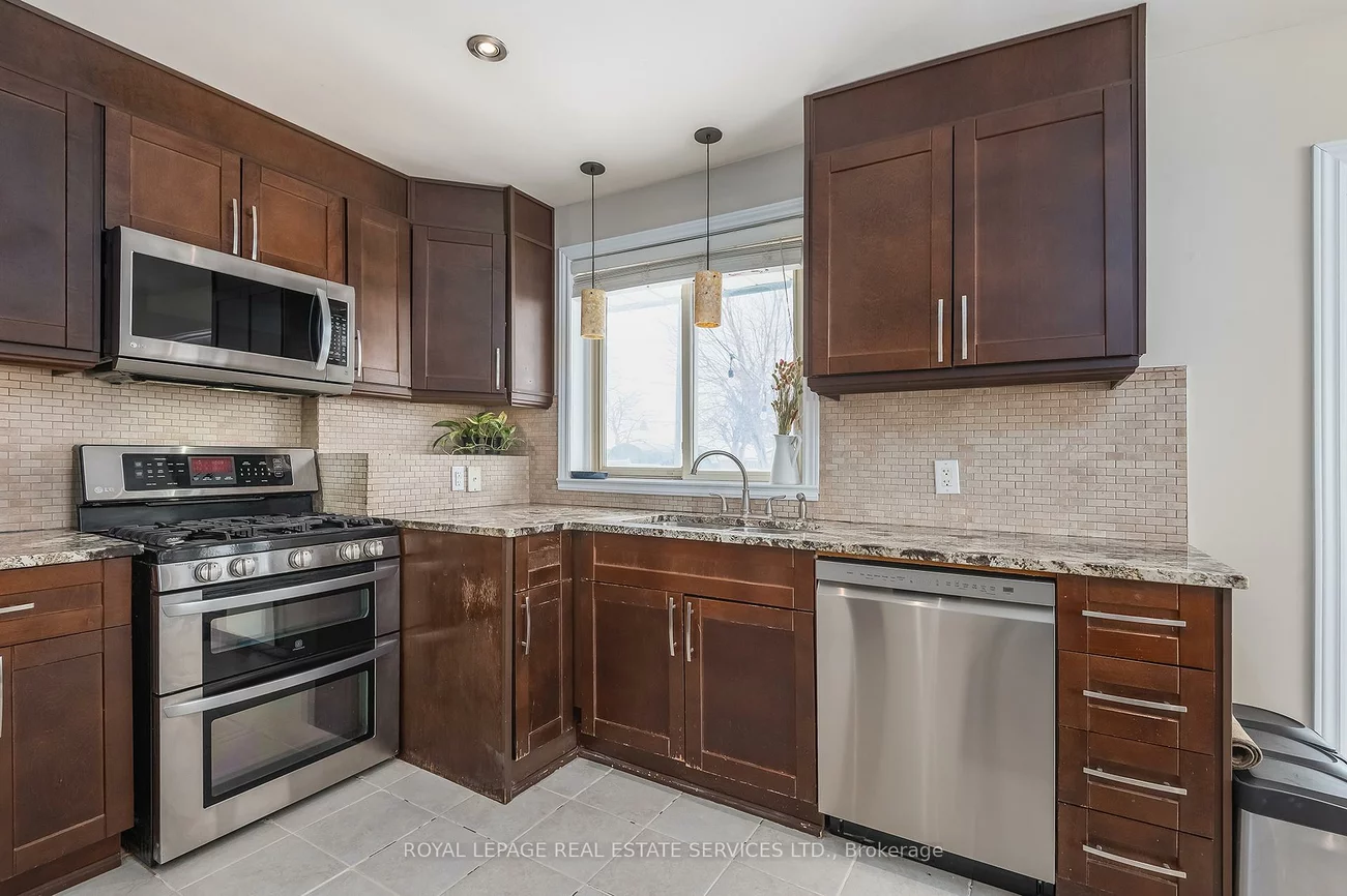 28, Thelmere, Willowridge-Martingrove-Richview, Toronto