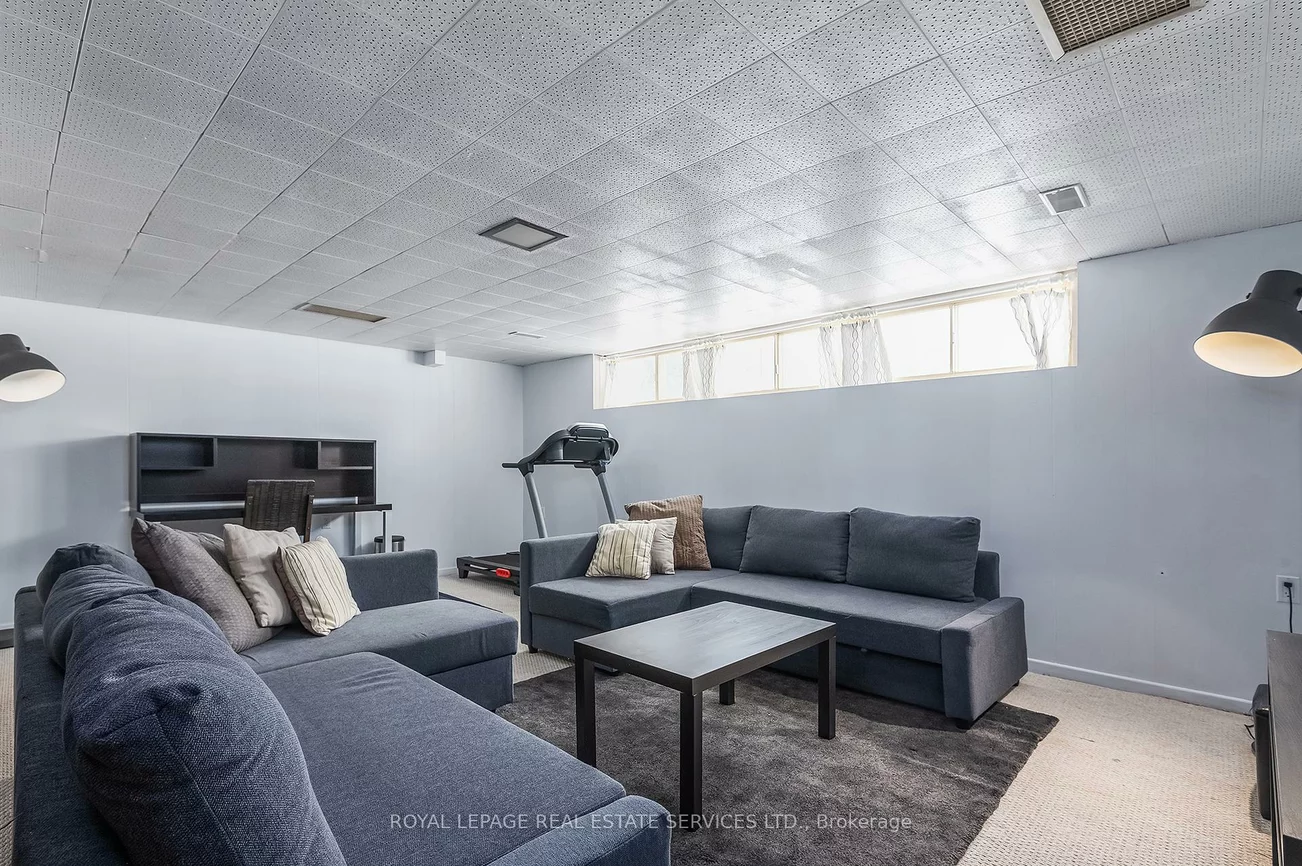 28, Thelmere, Willowridge-Martingrove-Richview, Toronto