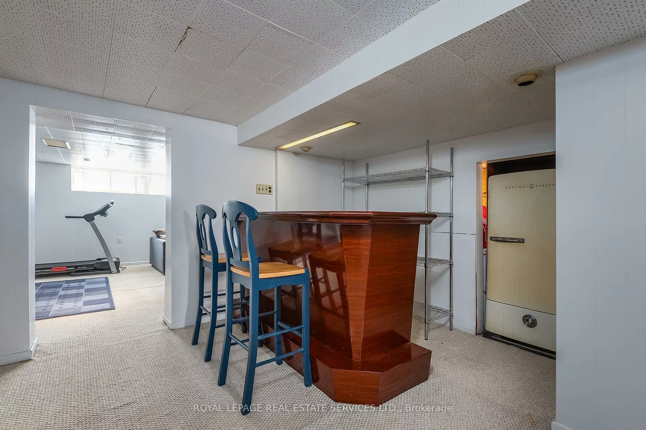 28, Thelmere, Willowridge-Martingrove-Richview, Toronto