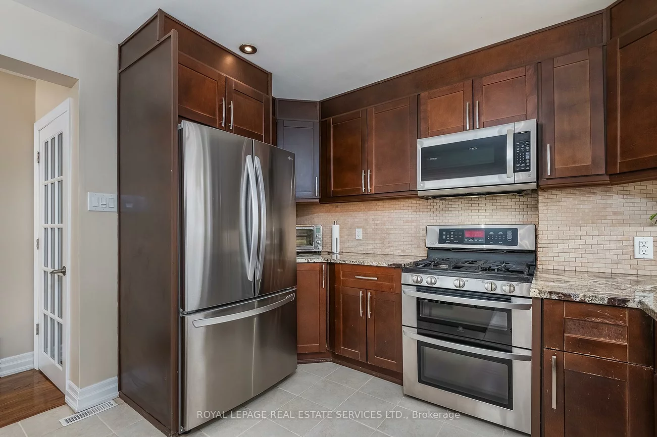 28, Thelmere, Willowridge-Martingrove-Richview, Toronto