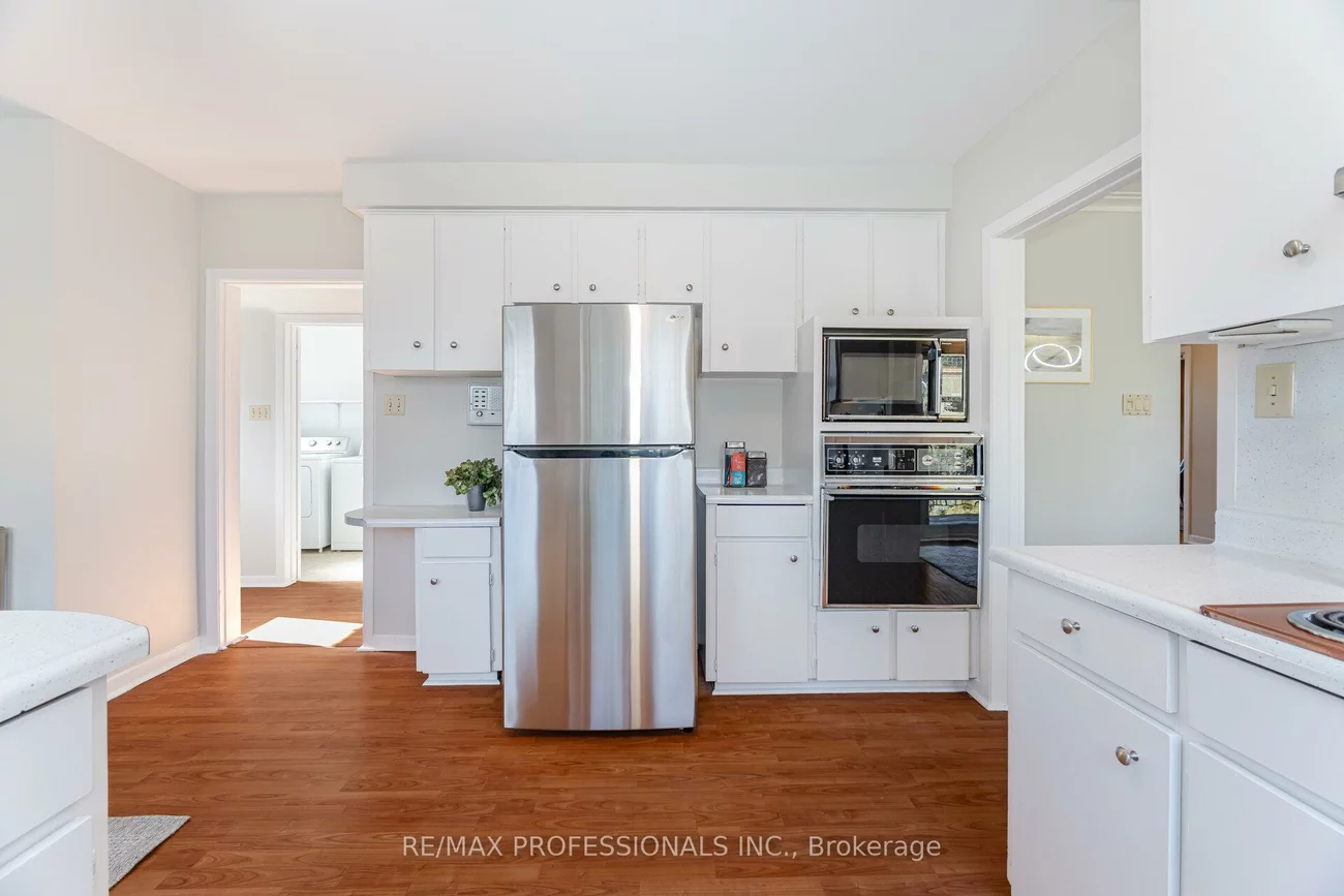 37, Thicket, Markland Wood, Toronto