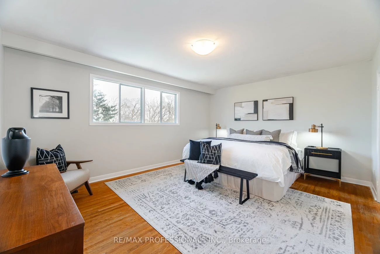 37, Thicket, Markland Wood, Toronto