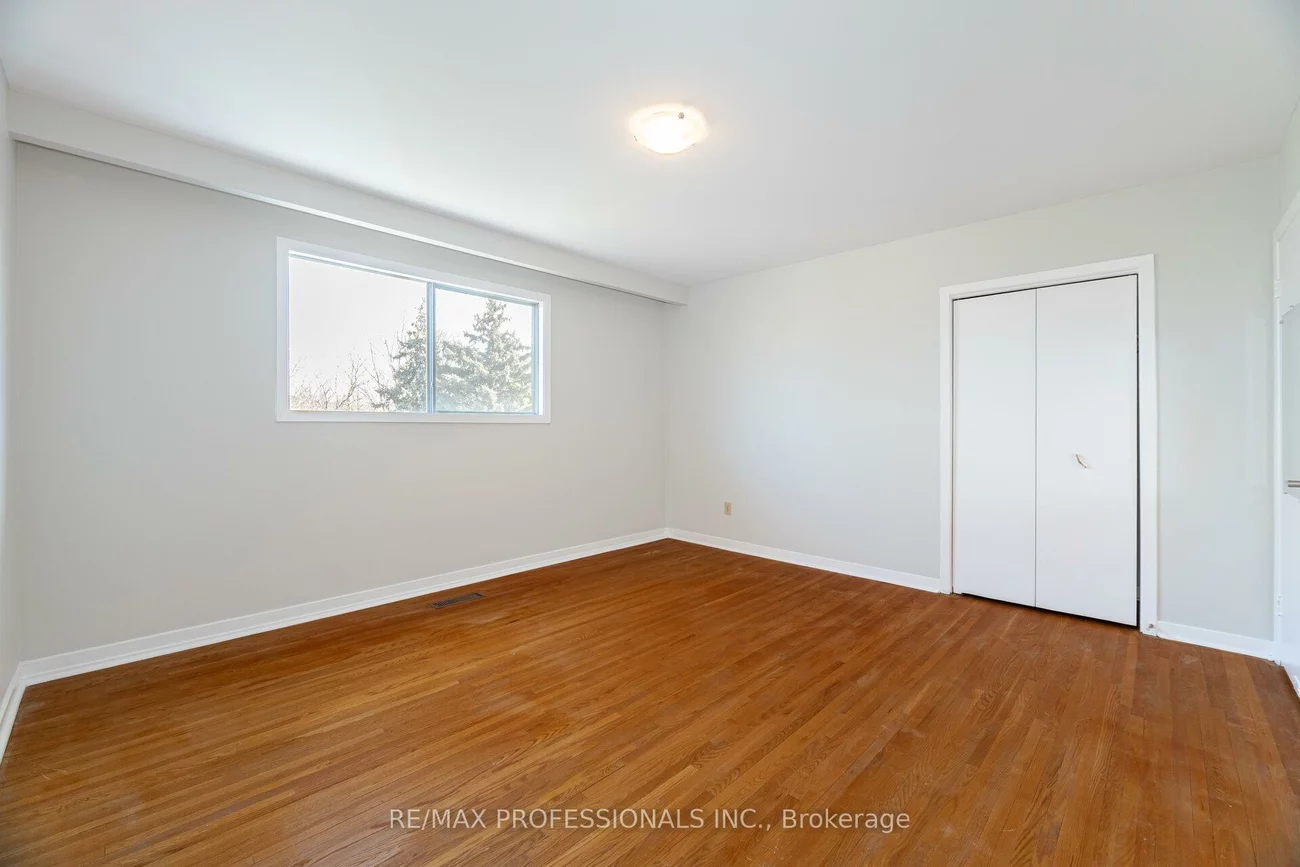 37, Thicket, Markland Wood, Toronto