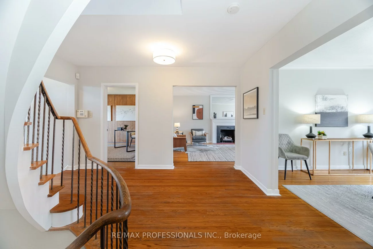 37, Thicket, Markland Wood, Toronto