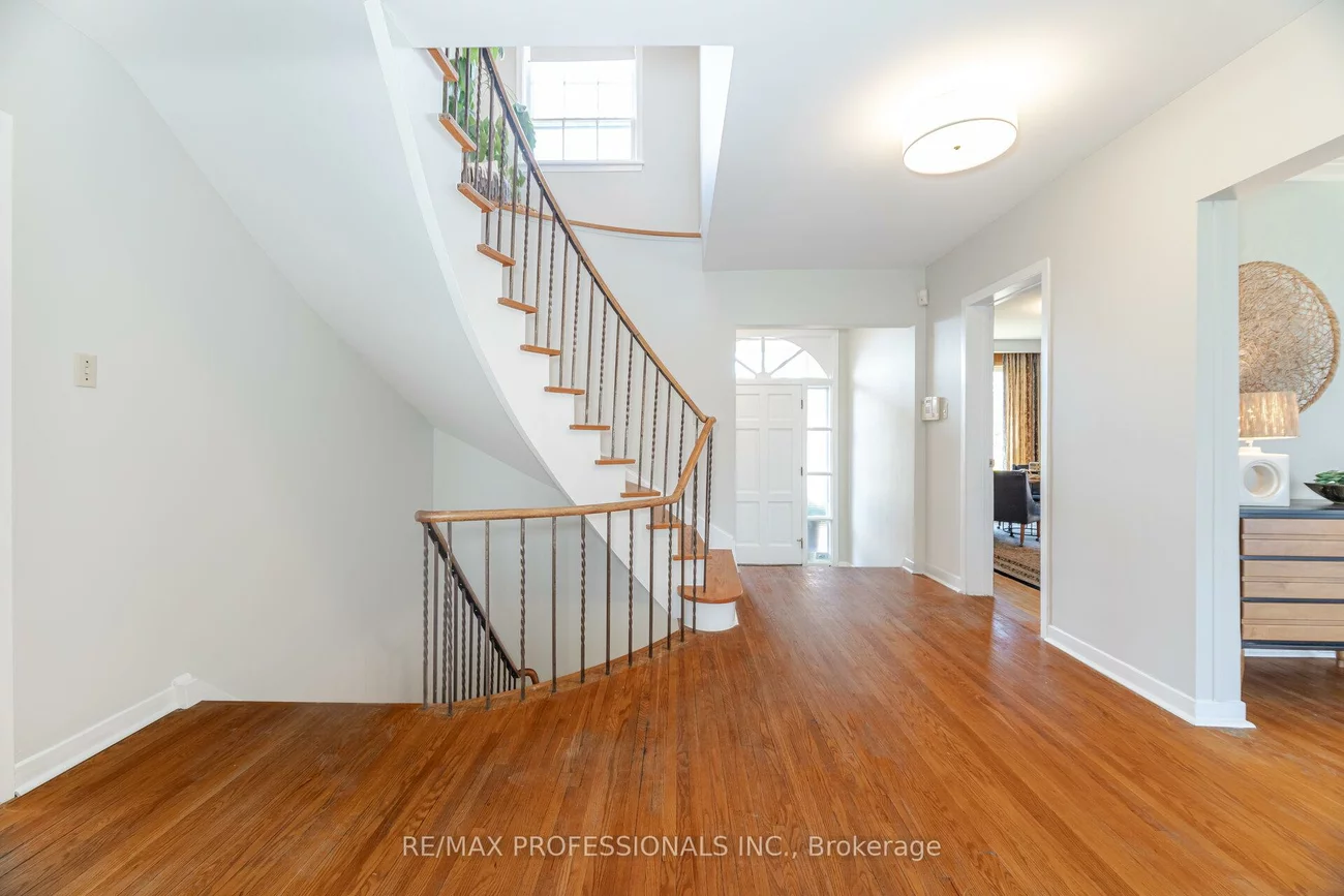 37, Thicket, Markland Wood, Toronto