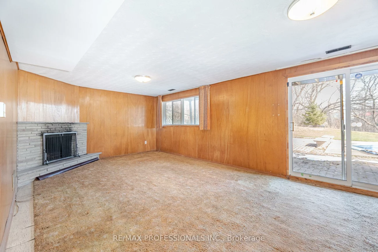 37, Thicket, Markland Wood, Toronto