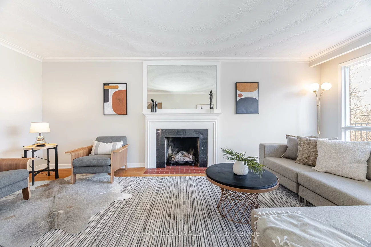 37, Thicket, Markland Wood, Toronto