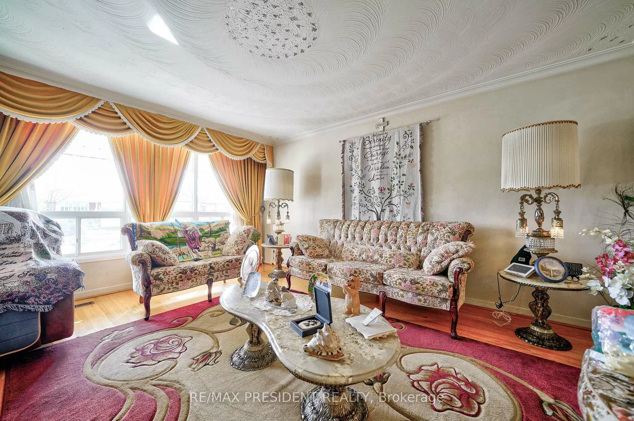 55, Maryhill, Mount Olive-Silverstone-Jamestown, Toronto