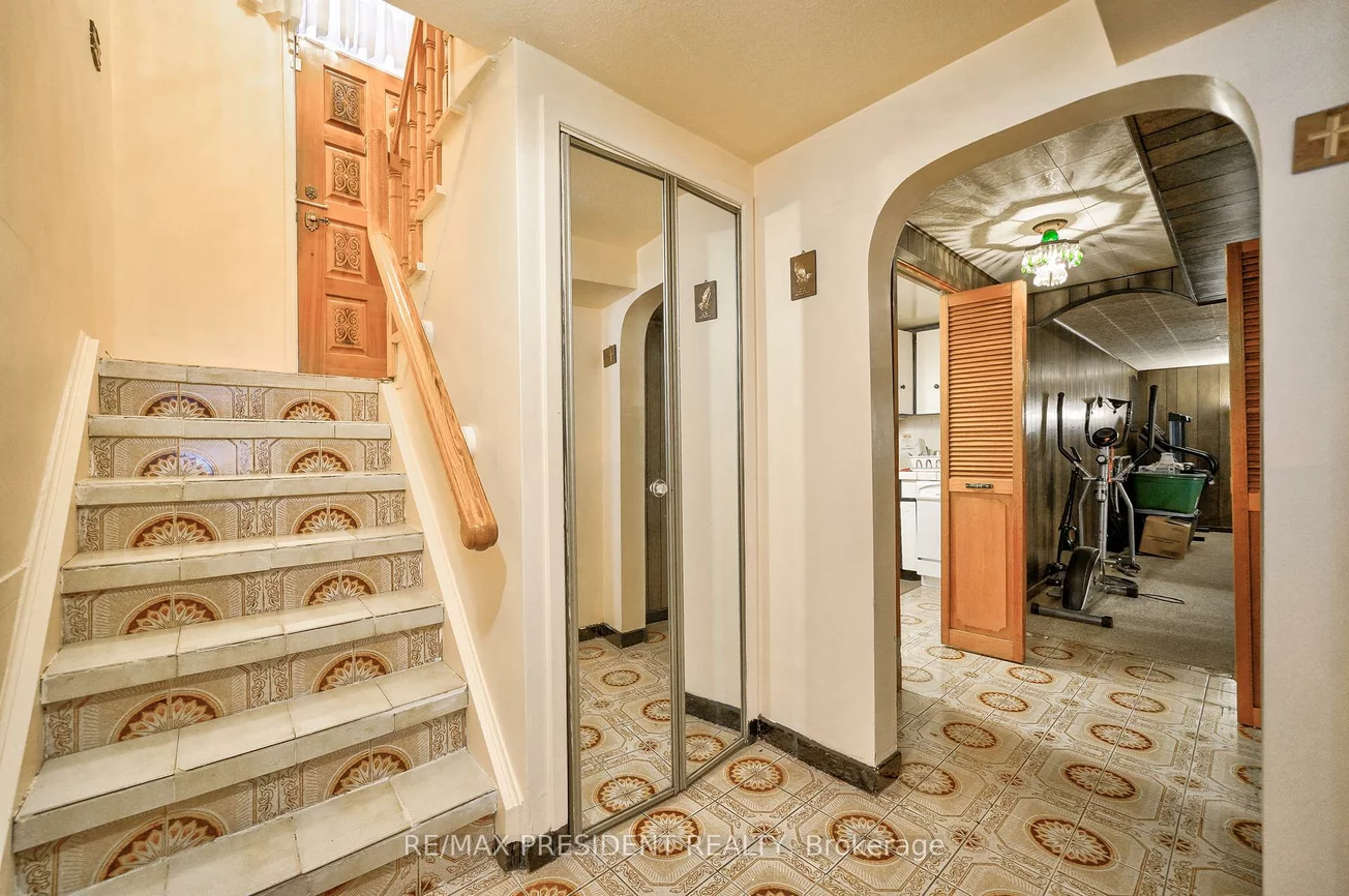 55, Maryhill, Mount Olive-Silverstone-Jamestown, Toronto