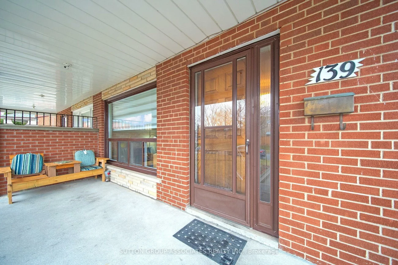 139, Giltspur, Glenfield-Jane Heights, Toronto
