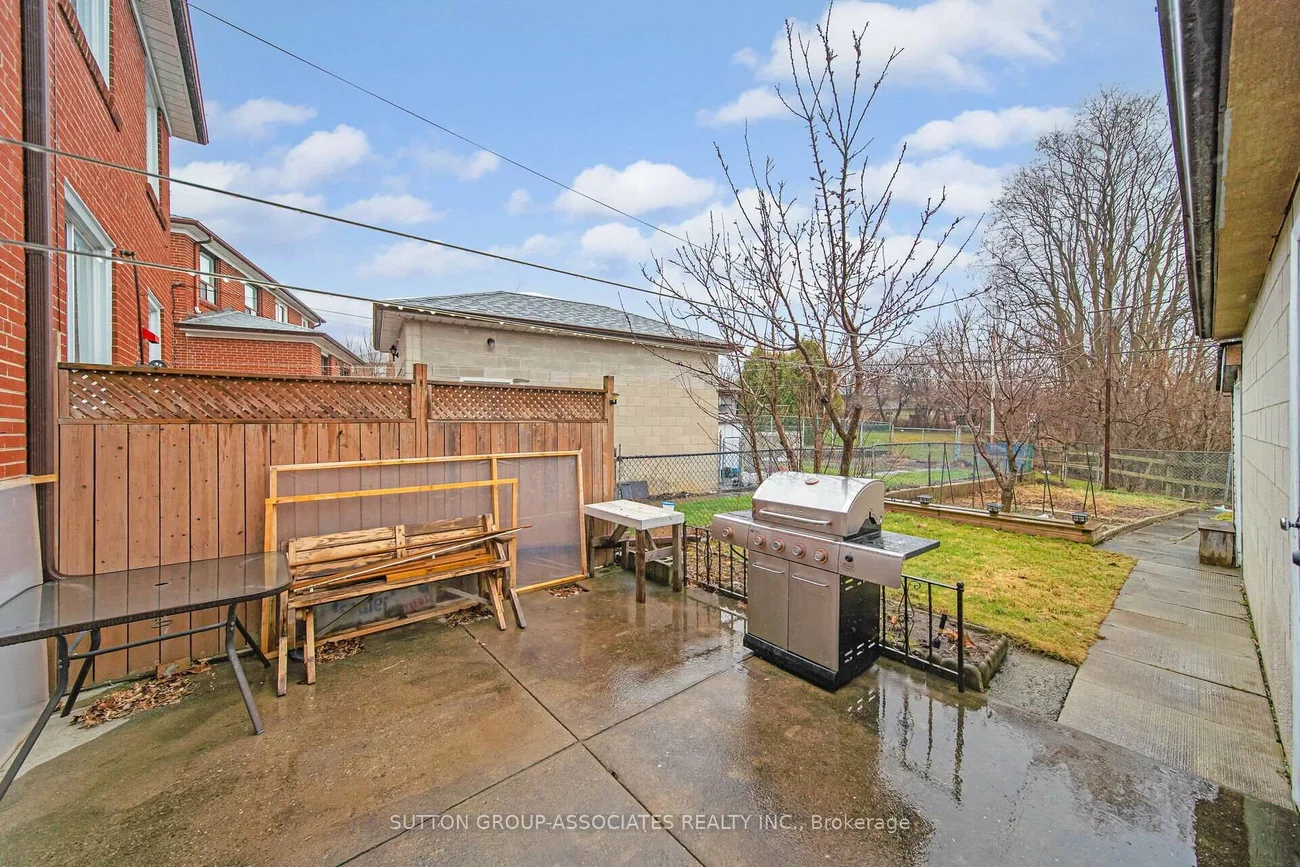 139, Giltspur, Glenfield-Jane Heights, Toronto