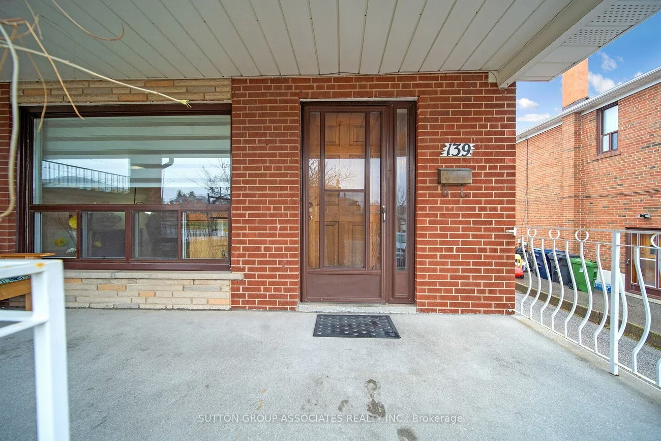 139, Giltspur, Glenfield-Jane Heights, Toronto
