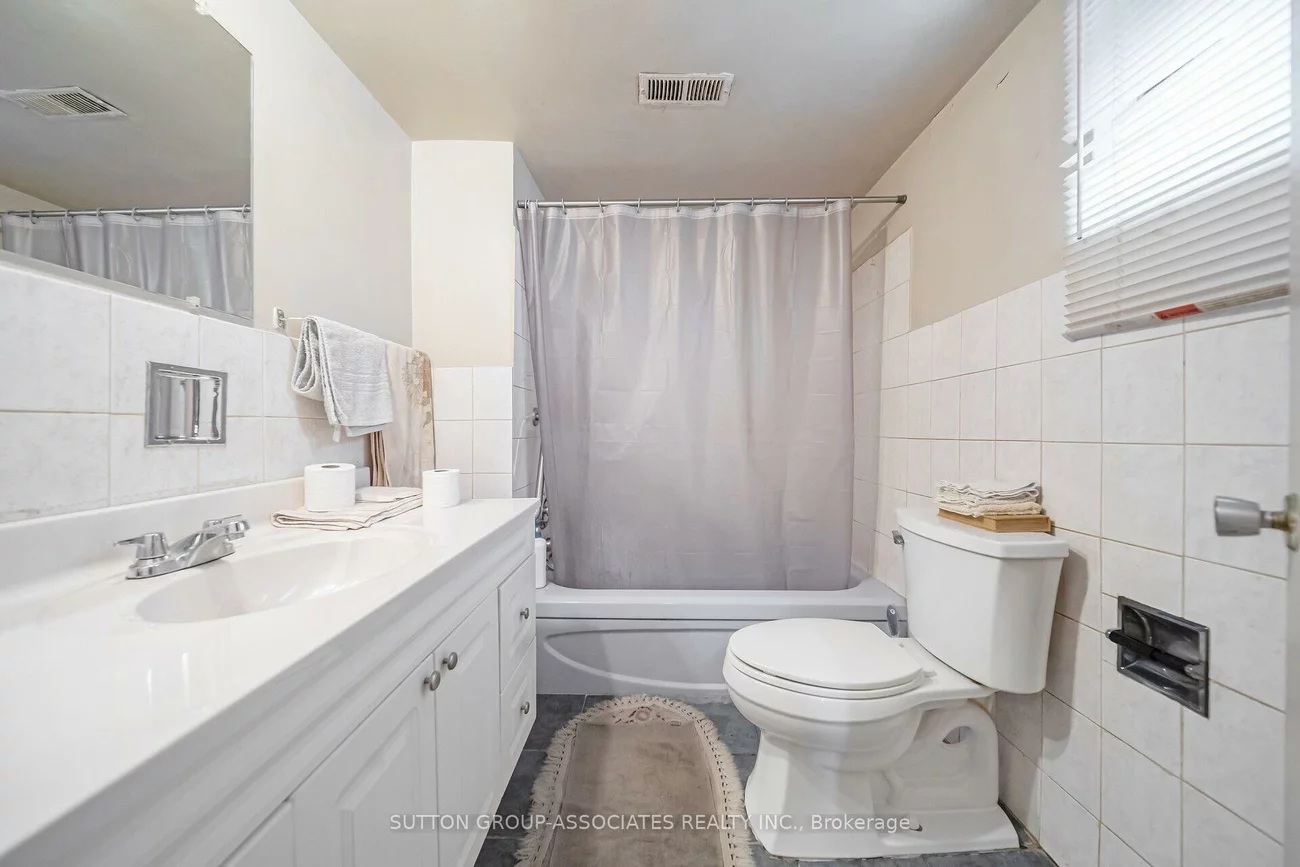 139, Giltspur, Glenfield-Jane Heights, Toronto