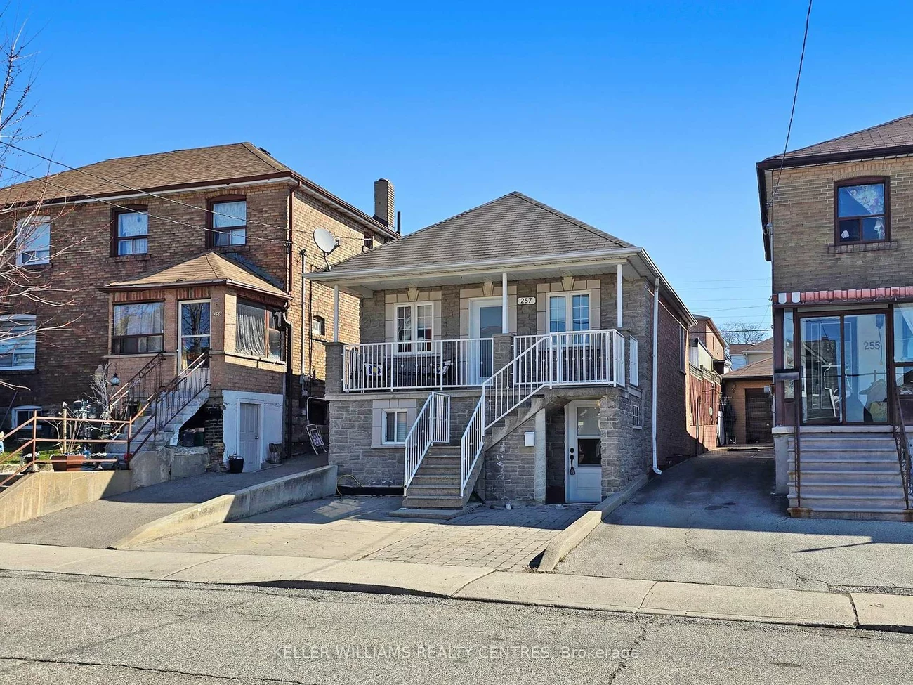 257, Blackthorn, Weston-Pellam Park, Toronto