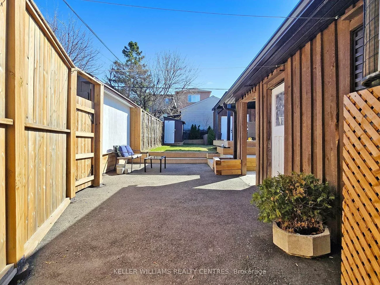257, Blackthorn, Weston-Pellam Park, Toronto