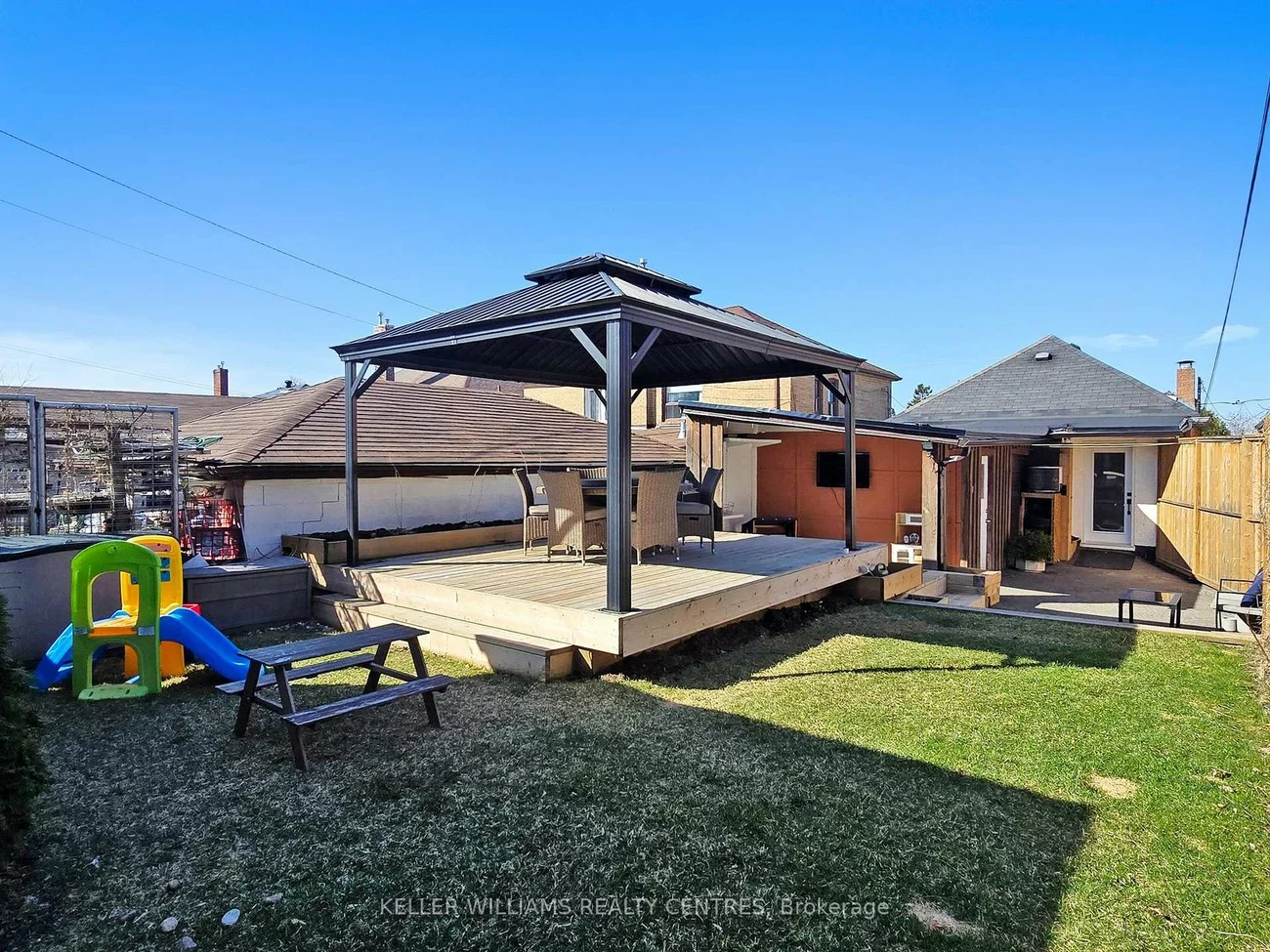 257, Blackthorn, Weston-Pellam Park, Toronto