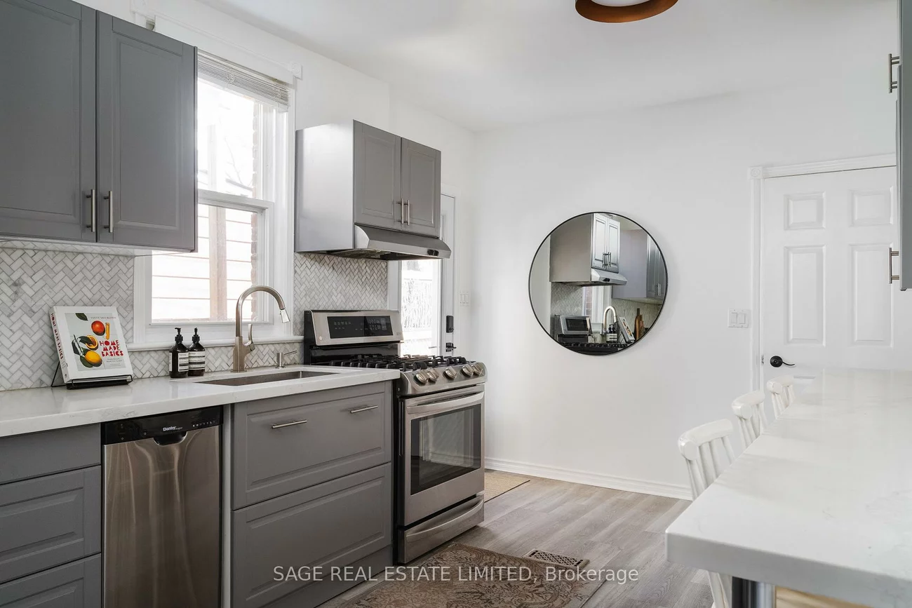 49, Osler, Dovercourt-Wallace Emerson-Junction, Toronto