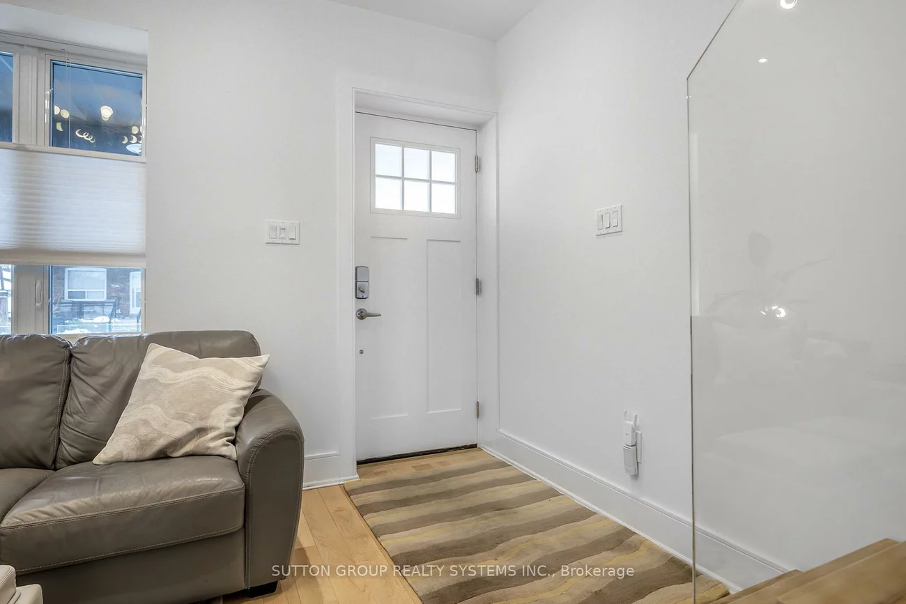 217, Earlscourt, Corso Italia-Davenport, Toronto
