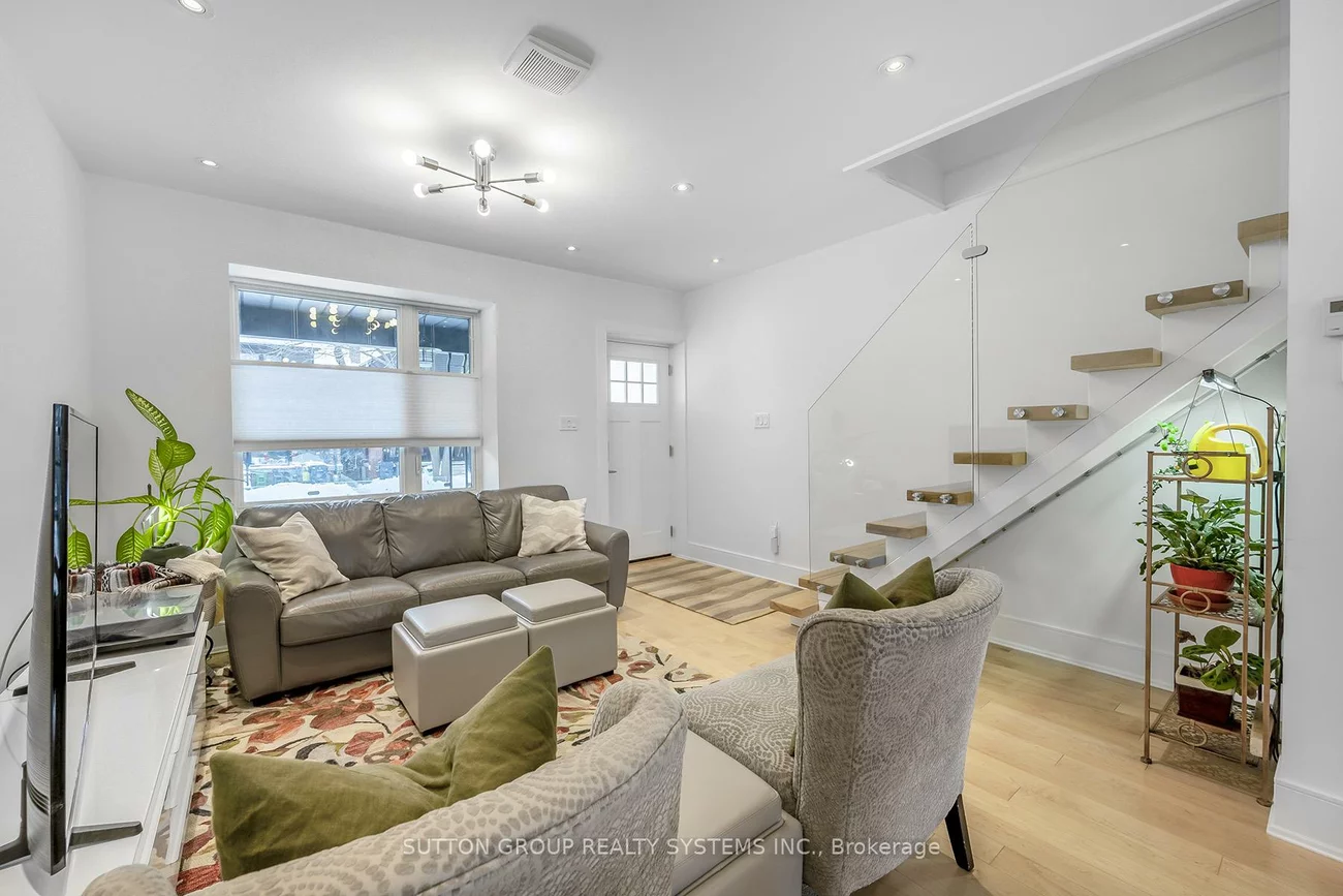 217, Earlscourt, Corso Italia-Davenport, Toronto