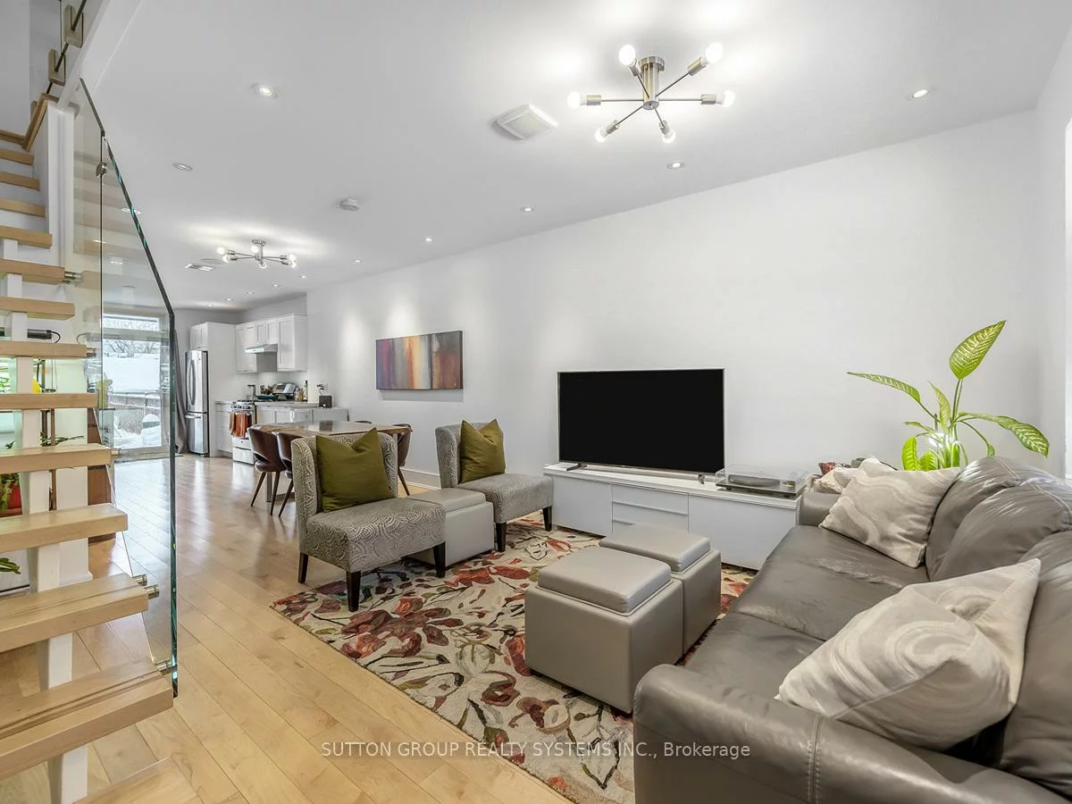 217, Earlscourt, Corso Italia-Davenport, Toronto