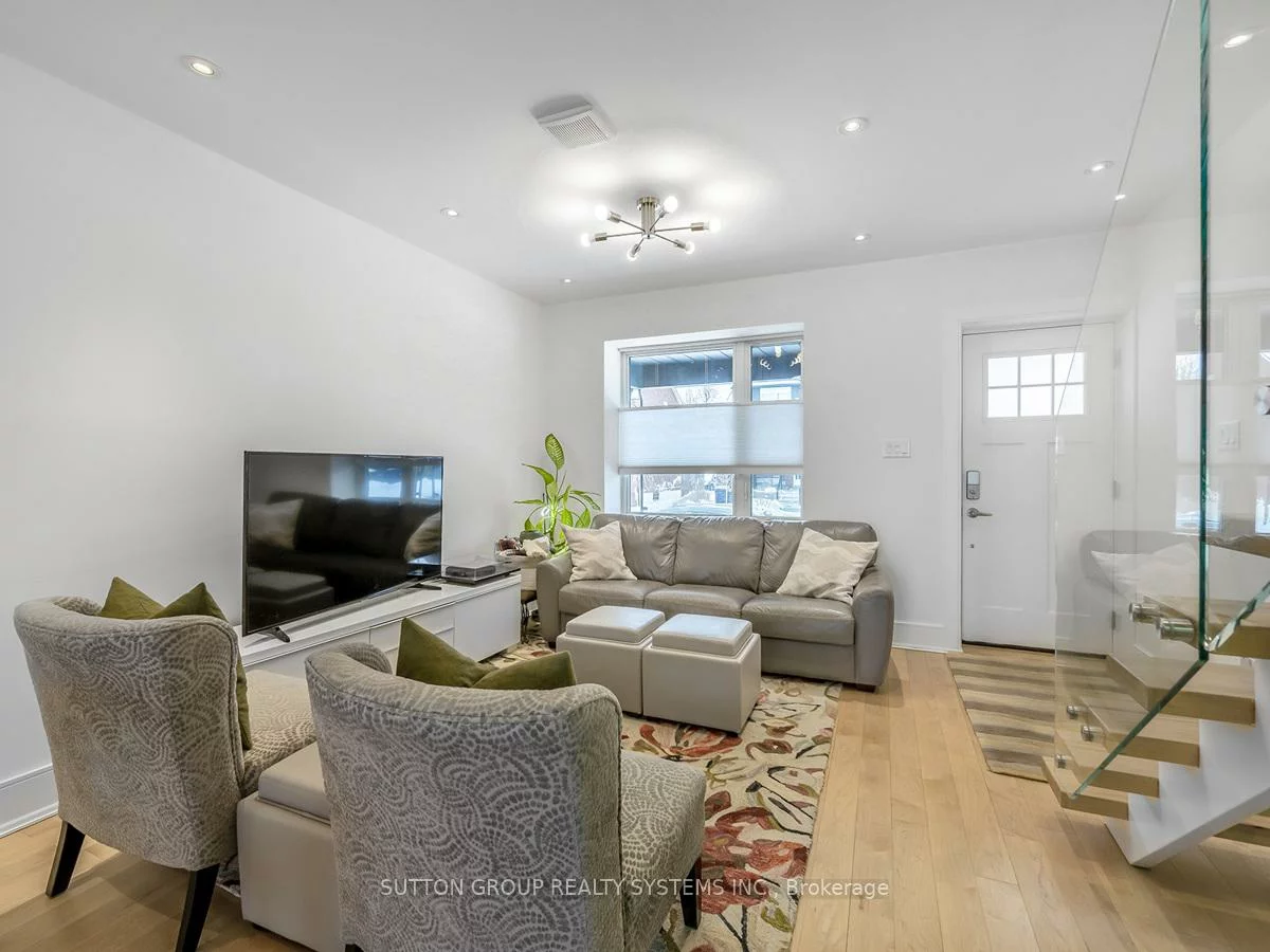 217, Earlscourt, Corso Italia-Davenport, Toronto