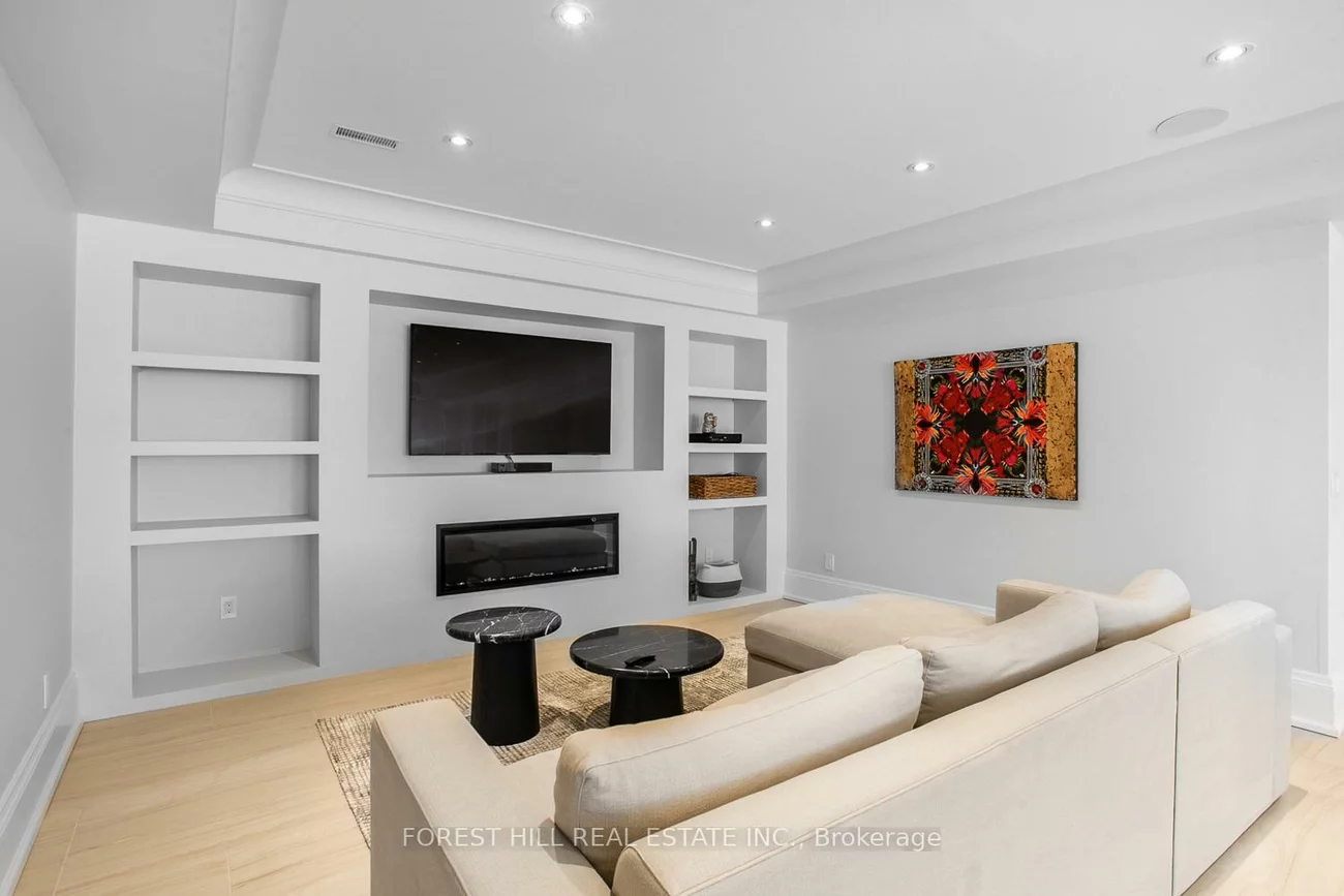 84, Botfield, Islington-City Centre West, Toronto