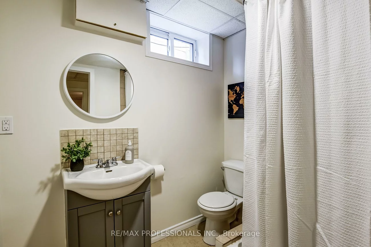 19, Wellesworth, Eringate-Centennial-West Deane, Toronto