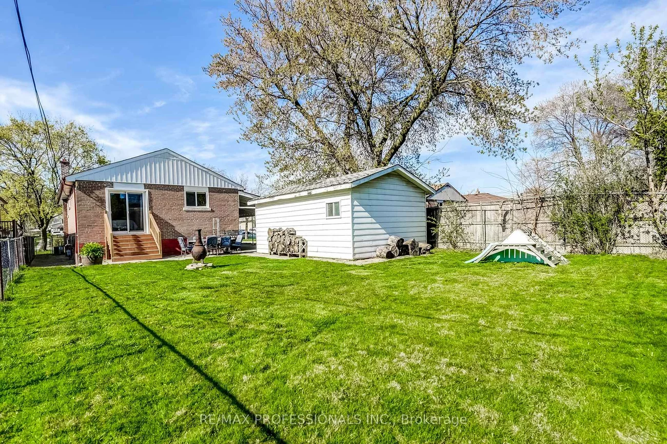 19, Wellesworth, Eringate-Centennial-West Deane, Toronto