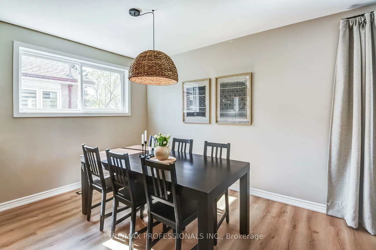 19, Wellesworth, Eringate-Centennial-West Deane, Toronto