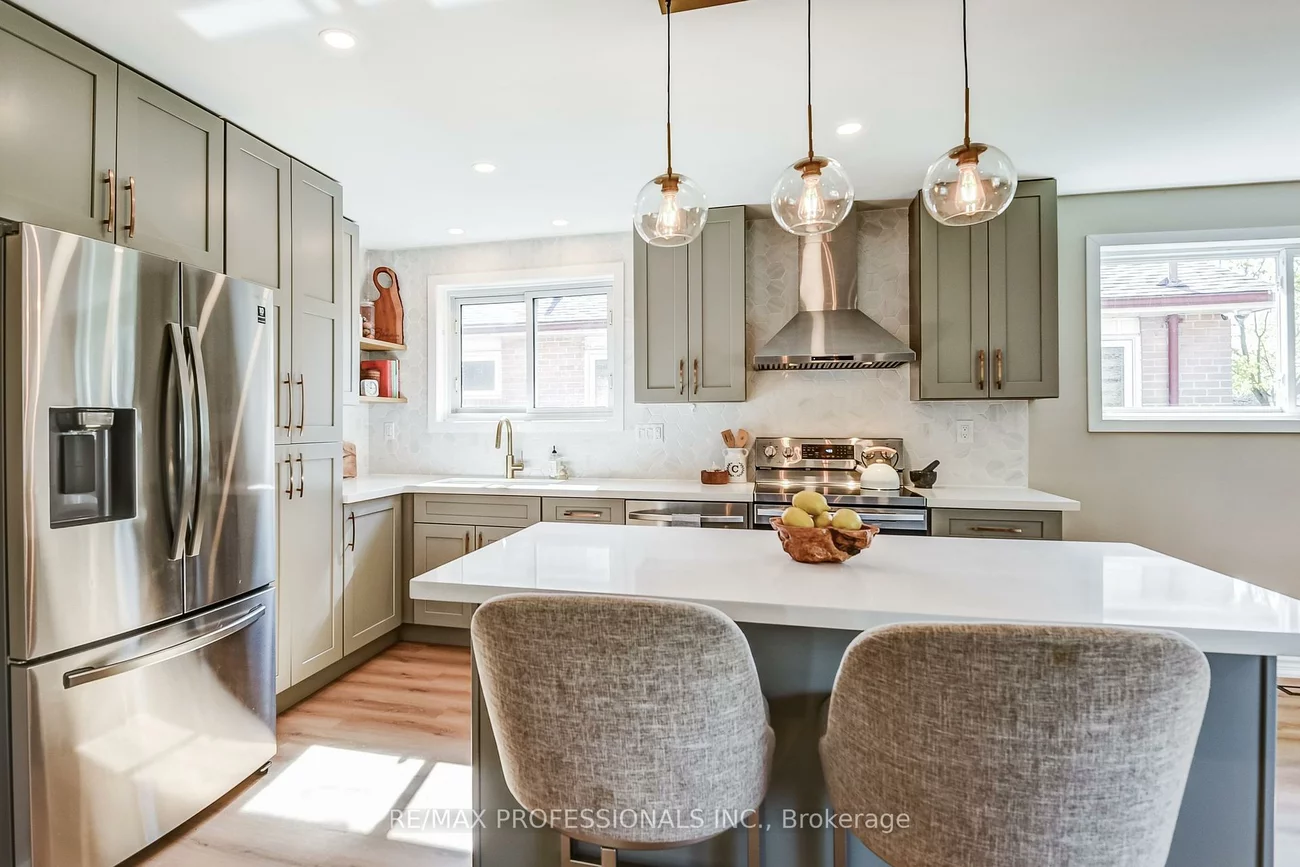 19, Wellesworth, Eringate-Centennial-West Deane, Toronto