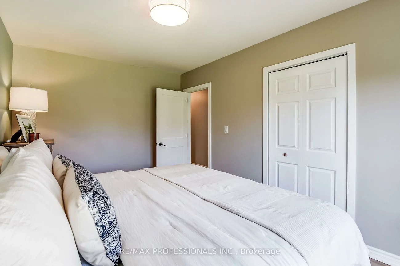 19, Wellesworth, Eringate-Centennial-West Deane, Toronto