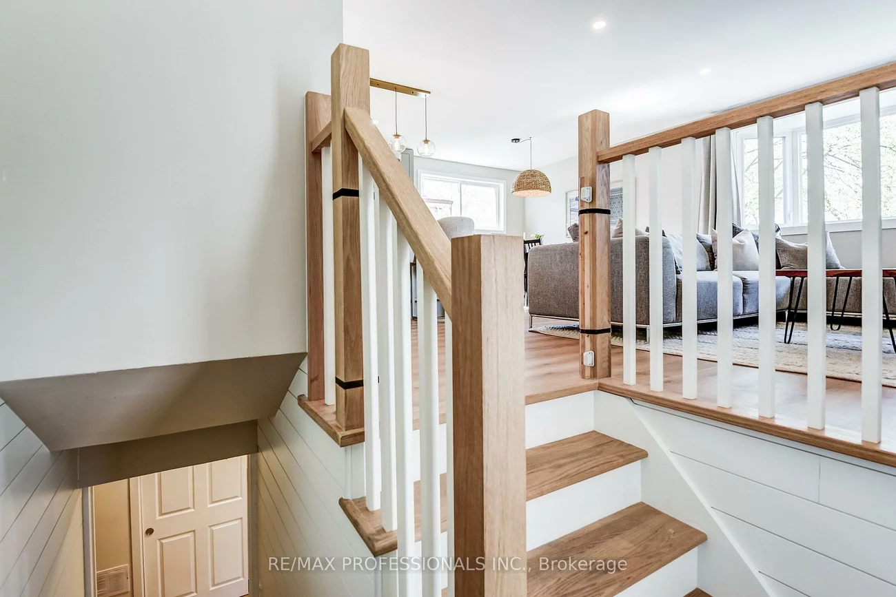 19, Wellesworth, Eringate-Centennial-West Deane, Toronto
