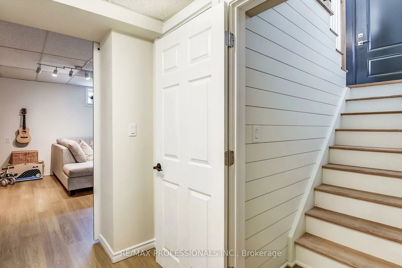 19, Wellesworth, Eringate-Centennial-West Deane, Toronto