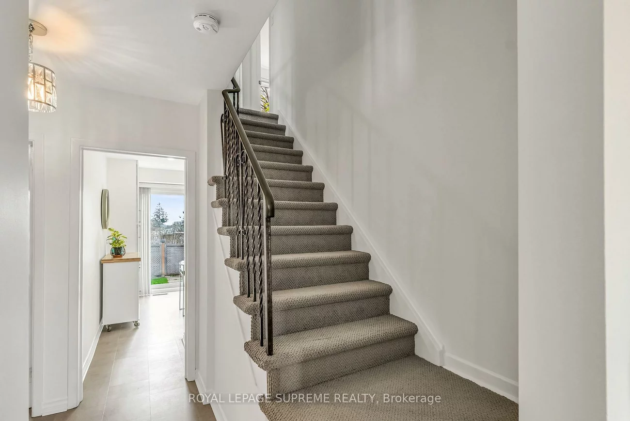 58, Derrydown, York University Heights, Toronto