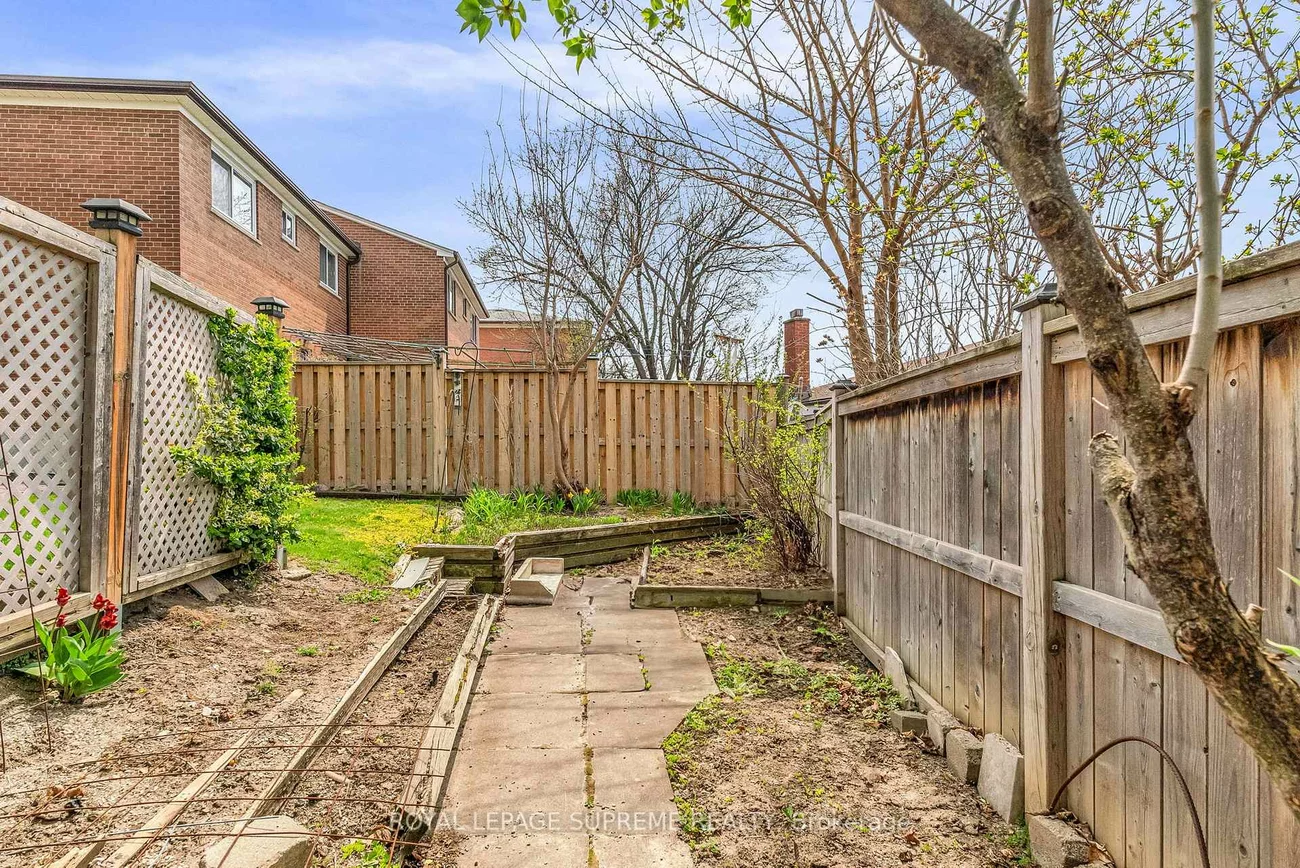 58, Derrydown, York University Heights, Toronto
