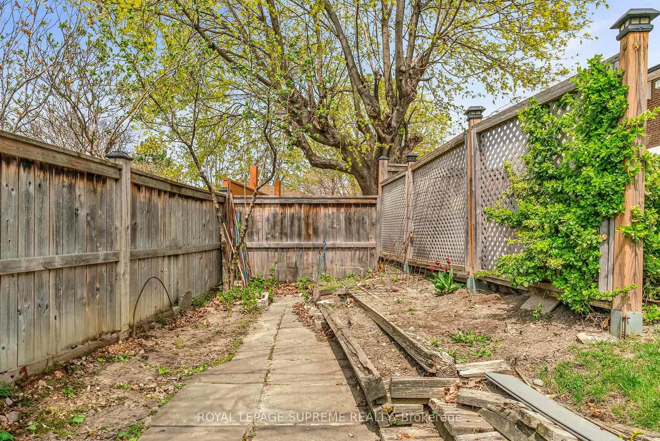 58, Derrydown, York University Heights, Toronto