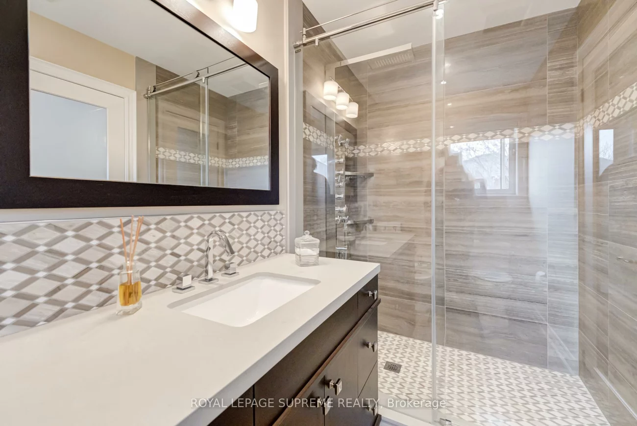 34, Purdy, Humberlea-Pelmo Park W4, Toronto