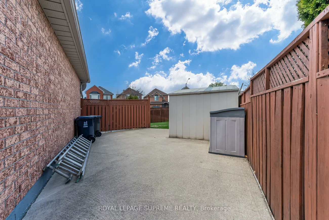 34, Purdy, Humberlea-Pelmo Park W4, Toronto